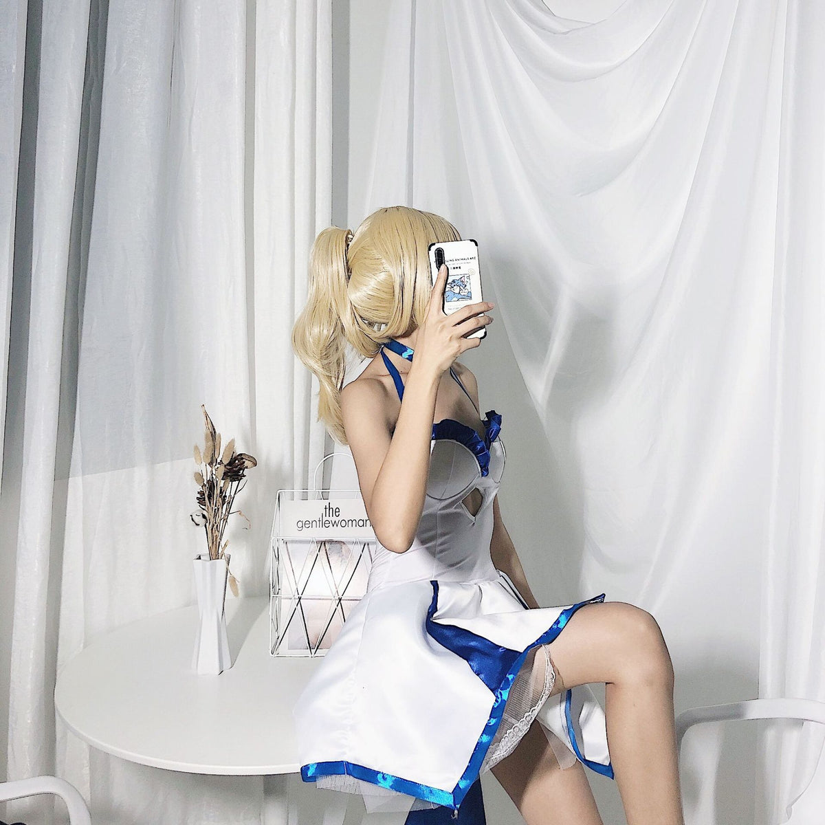 Robe cosplay chevalière blanche et bleue – vue 2