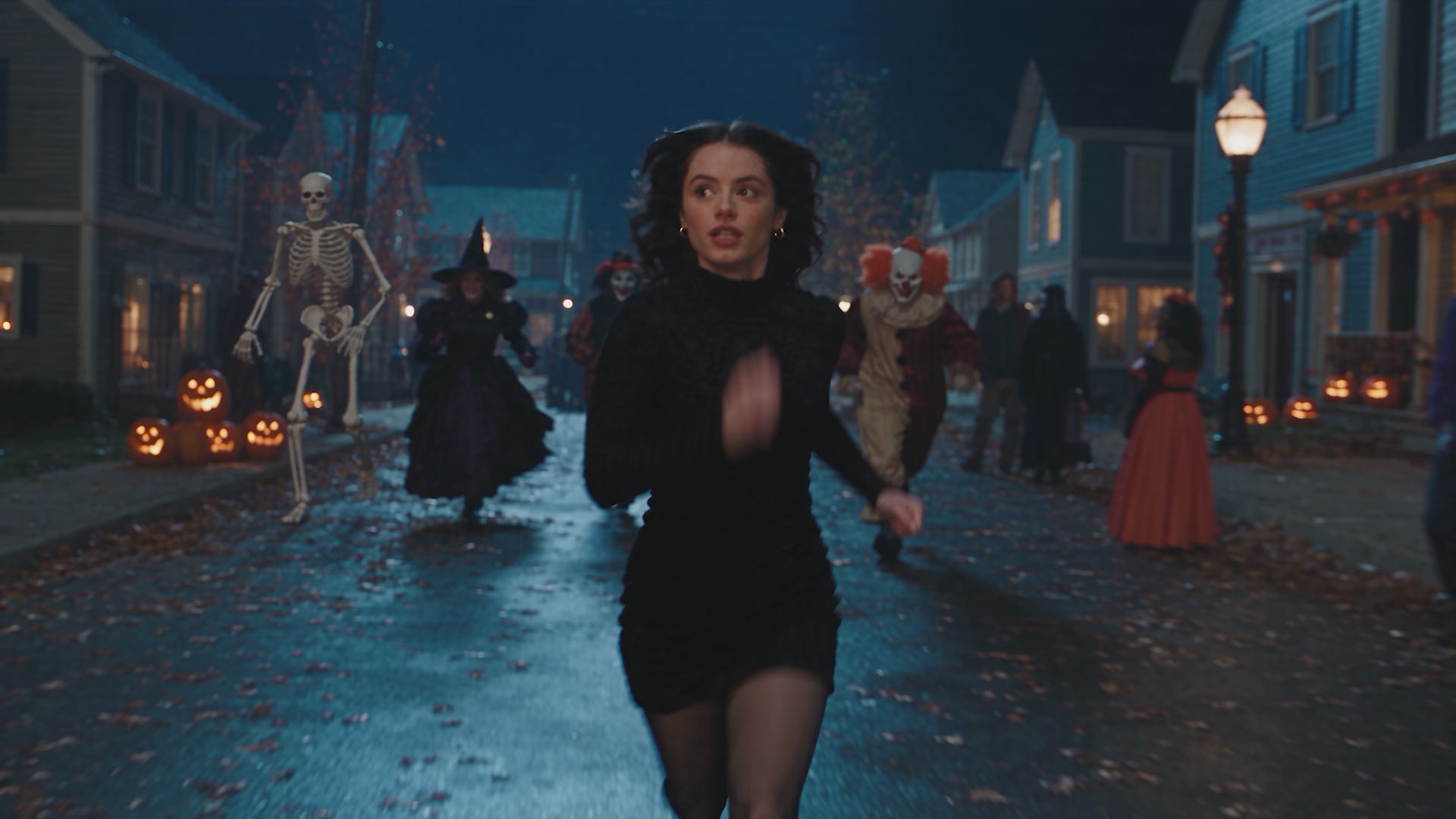 Hallowin Shop, boutique de déguisements d'Halloween la nuit